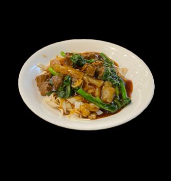 Fried Flat Noodle With Beef Brisket and Tendon