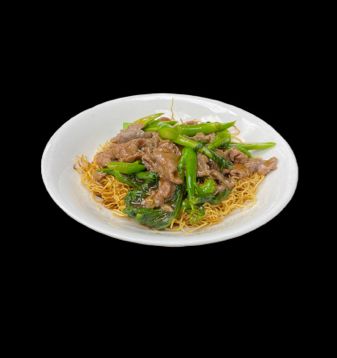 Fried Noodle with Sliced Beef and Chinese Broccoli in Satay Sauce