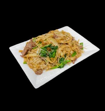 Fried Flat Noodle with Sliced Beef and Vegetable