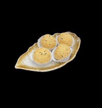 Seseme Balls With Egg Yolk