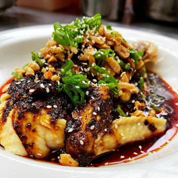 I3.Steamed Chicken in a Spicy Sauce with Peanuts and Scallions