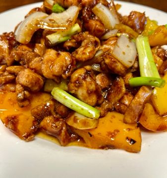 I8.Chicken in Black Sauce