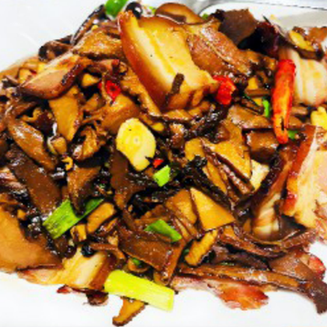 A15.Smoked Bamboo or Celtuce Shoots Stir-Fried with Cured Pork🌶