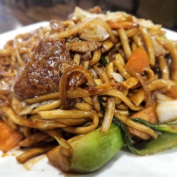 F7.Beef Chow Mein