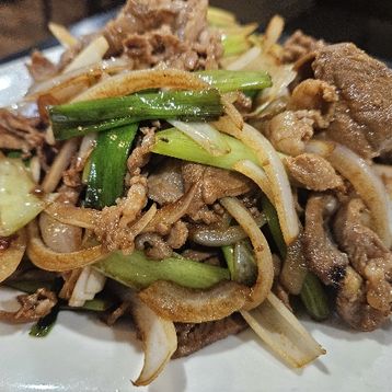 B10.Sauteed Lamb with Scallions