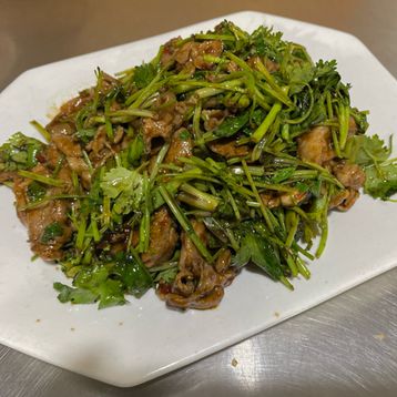B8.Sauteed Lamb with Cilantro