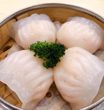 1. Steamed Prawn Dumplings (Har Kau)