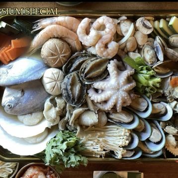 Assorted Seafood Hot Pot