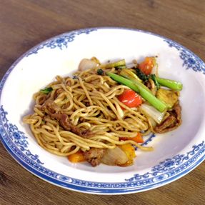 B5-3. Beef Stir-Fried Noodles
