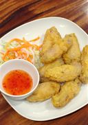 Fried Chicken Wings with Garlic Butter Sauce (8 pcs) (Cánh gà chiên sốt bơ tỏi)