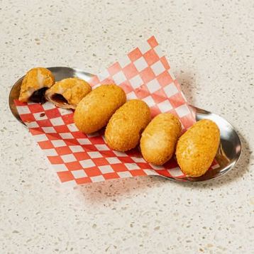 Deep Fried Rice Cakes with Brown Sugar Syrup / 红糖糍粑