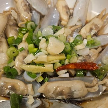 Scallion Rabbit Clam 葱油蛏子