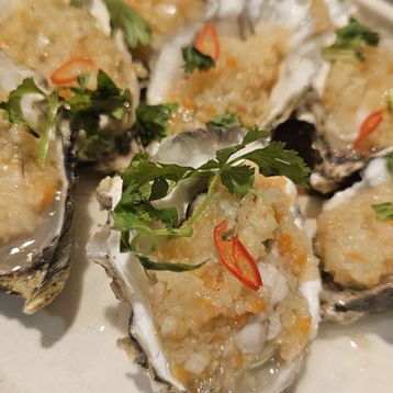Garlic Oysters 蒜蓉生蚝