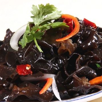 C6.Black Fungus Mixed with Garlic Vinegar, and Sesame Oil