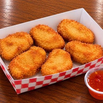 6 Pieces Crispy Chicken Nuggets with our Homemade Sauce
