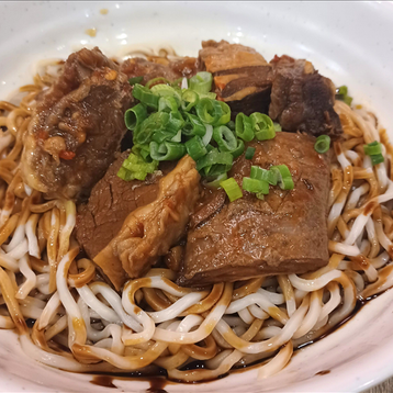 M11 Marinated beef with soy paste and black vinegar (Spicy or Non-Spicy)