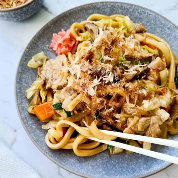 Garlic Butter Seafood Yakiudon