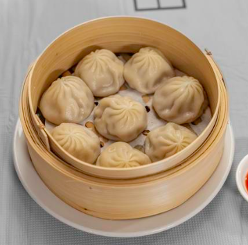 E02.Soup Dumplings (8 pieces)