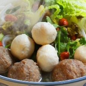A8 Rice Noodle Soup w/ Fish Ball & Beef Ball