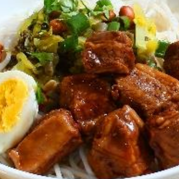 B2 Signature Braised Beef Brisket Rice Noodle w/sauce