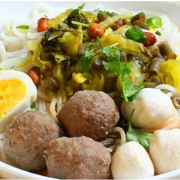 B7 Fish Ball & Beef Ball Rice Noodle w/sauce
