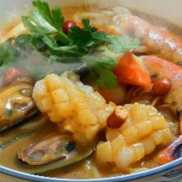 A12 Noodle Soup w/Seafood (Curry)
