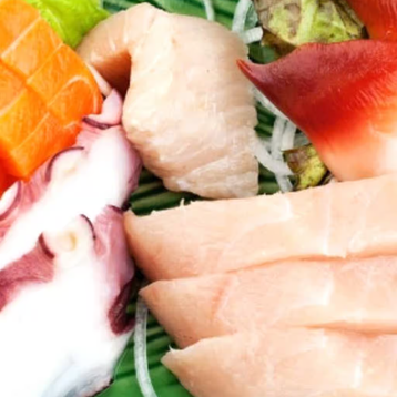 Assorted Sashimi (16 pcs)