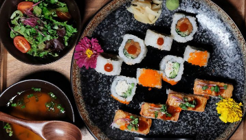 SUSHI ROLL COMBO