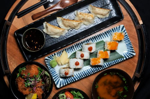 SUSHI ROLL AND KARRAAGE COMBO