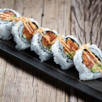 E15. Spicy Salmon Roll