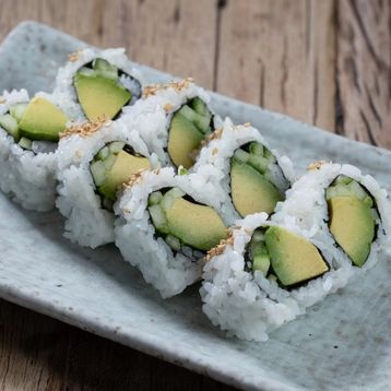 E09. Cucumber & Avocado Roll