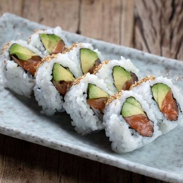 E17. Salmon Avocado Roll