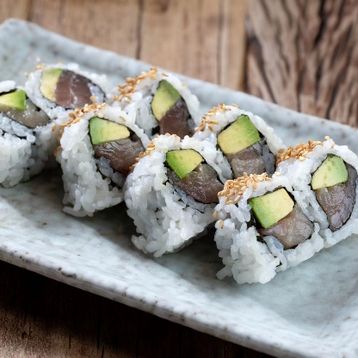 E16. Tuna Avocado Roll