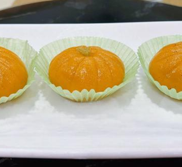 Sesame Pumpin Dumplings （3 pcs）
