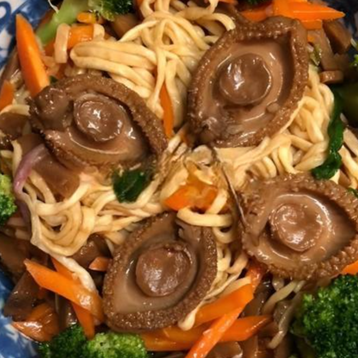 Abalone & Seafood w/ E-Fu Noodle in Pot
