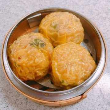 Sticky Rice Purse with Dry Meat