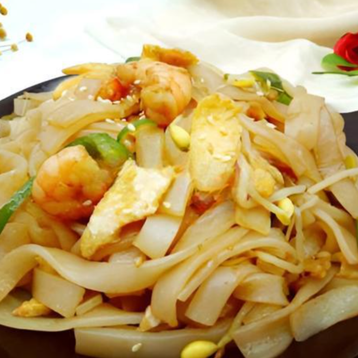 Scramble Egg Fried Rice Noodle with Scallop & Prawn