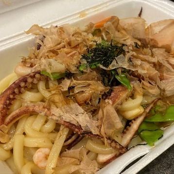 Seafood Yaki Udon