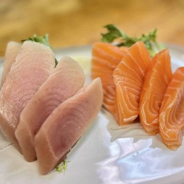 Tuna And Salmon Sashimi (8Pcs)