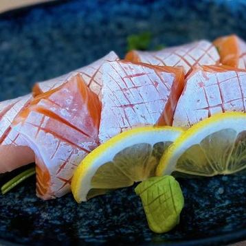 Salmon Belly Sashimi (7Pcs)