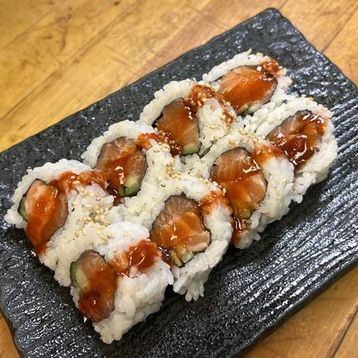 Spicy Salmon Roll 8Pcs