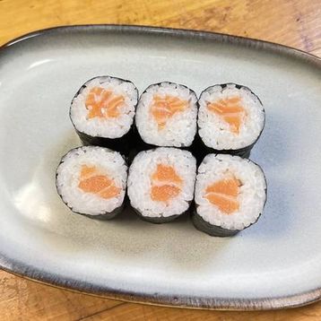Salmon Maki 6Pcs