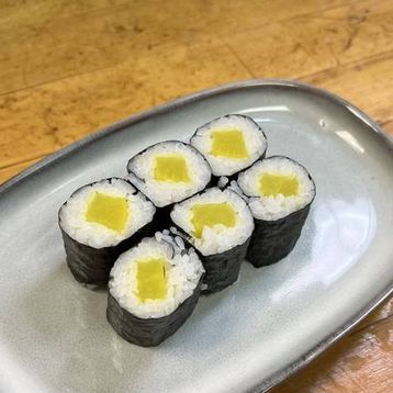 Oshinko (Pickled Radish) Maki 6Pcs