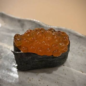 lkura (Salmon Roe ) Nigiri