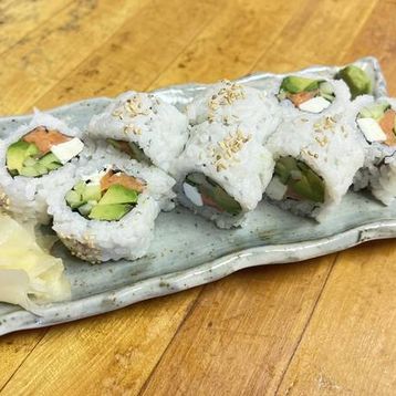 Smoked Salmon Cream Cheese Roll 8Pcs