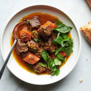 R2c.Vietnamese Style Beef Stew With Bread