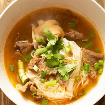 R1a.Traditional Hue Flat Noodles Soup