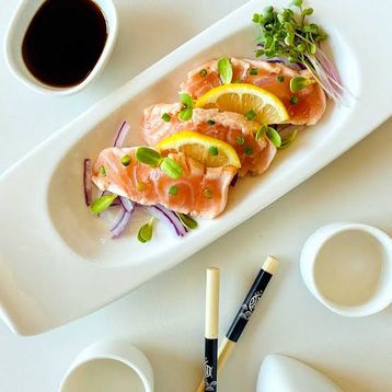 Salmon Tataki Sashimi