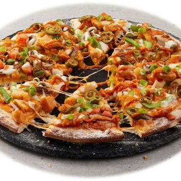Butter Chicken Pizza